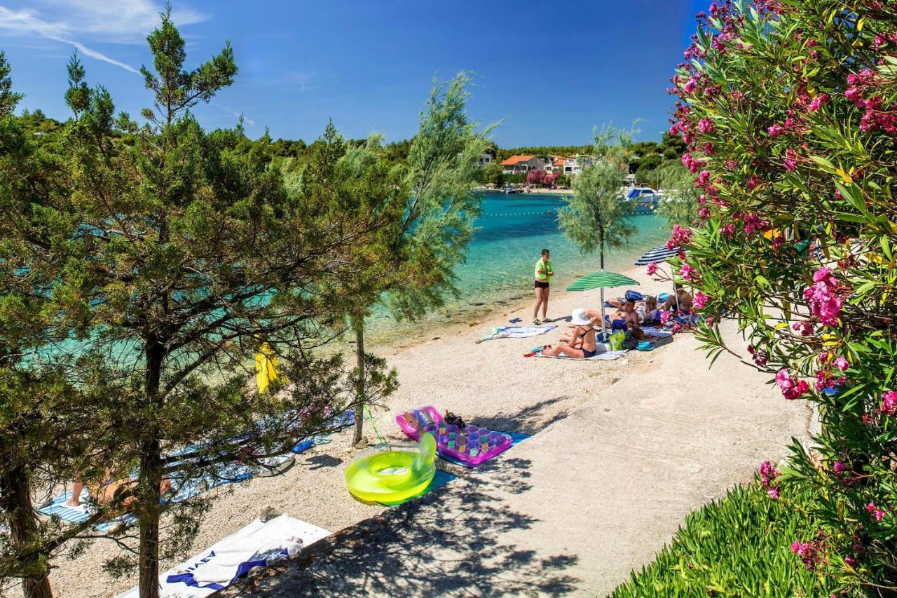 Apartments By The Sea Grebastica, Sibenik - 4881 Baselovici Eksteriør billede